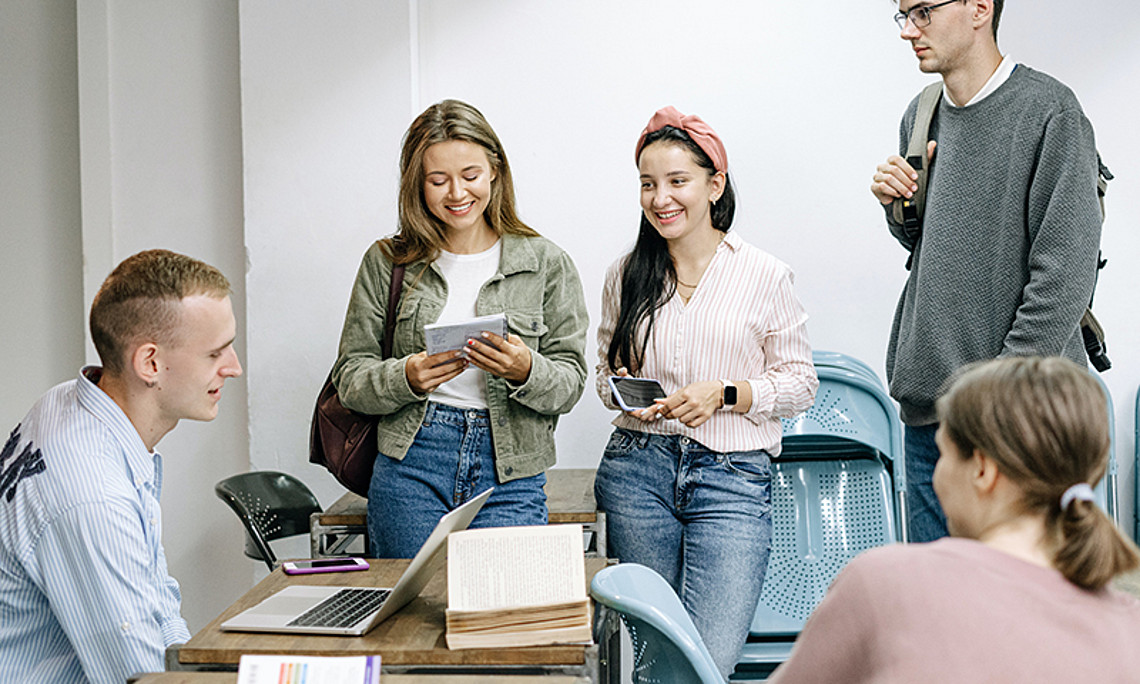 Mehrsprachigkeit im Französischunterricht fördern, Informationen verständlich aufbereiten, schulische Inklusion ausbauen und ein neues Studium, das Meisterausbildung und Bachelorabschluss kombiniert, entwickeln: Das sind Ziele aktueller Bildungsprojekte, an denen die Uni Graz beteiligt ist. Foto: pexels.com/Ivan Samkov.