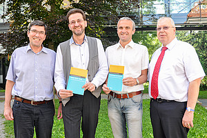 Fassen die Themen zu einem Buch zusammen: Walter Schaupp, Hans-Walter Ruckenbauer,  Johann Platzer sowie der Mediziner Wolfgang Kröll. Foto: Uni Graz/Tzivanopoulos