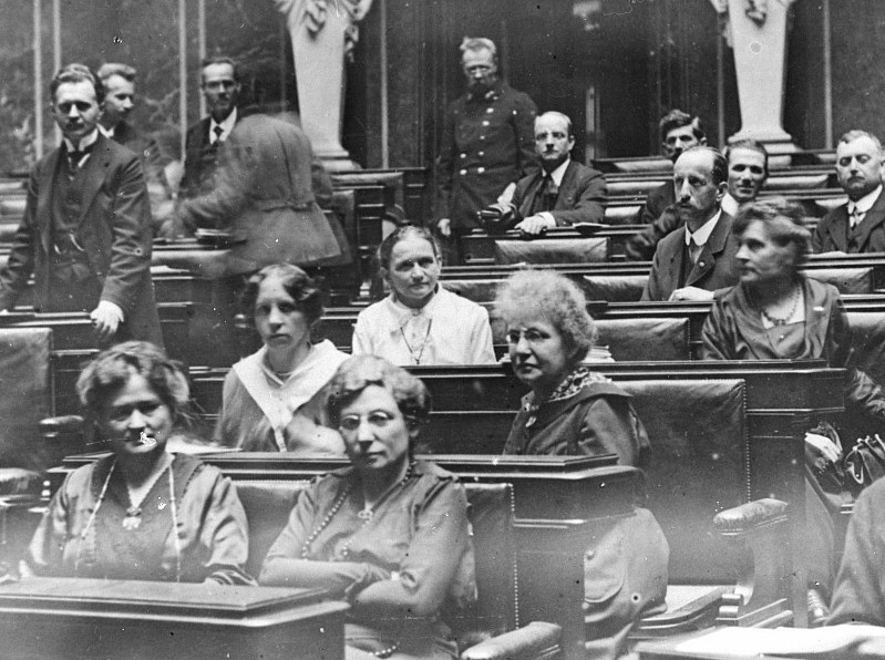 Ersten Frauen im Nationalrat ©?NB