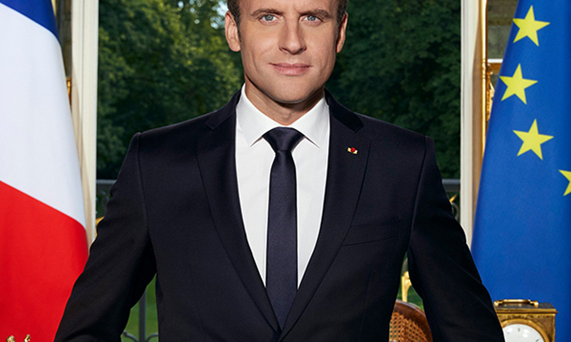 Frankreichs Präsident Emmanuel Macron erhält einen Ehrendoktortitel der Universität Vilnius. Foto: twitter.com/@EmmanuelMacron