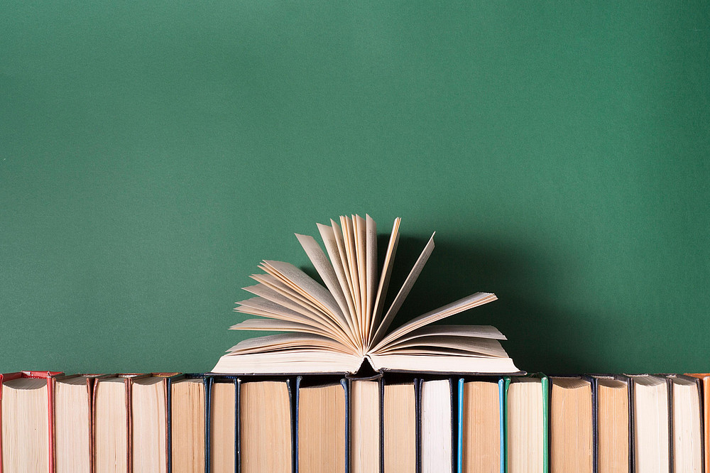 Books ©motizova - stock.adobe.com