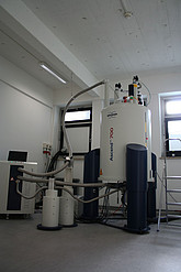 700MHz Spektrometer