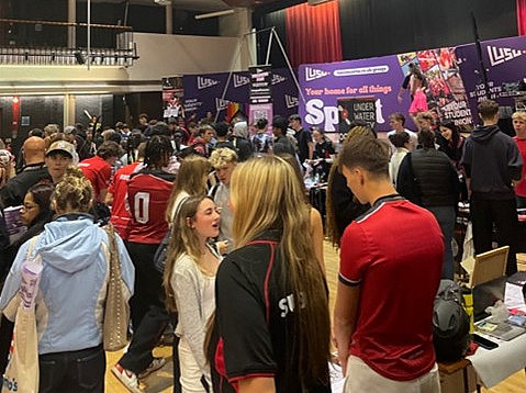 Freshers Fair ©Global Diary | Elisa Mathes