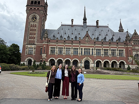 Teilnehmerinnen des Moot Court ©Natascha Gojkovic