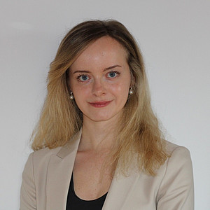 Anna Zeller {f:if(condition: '', then: '©')}