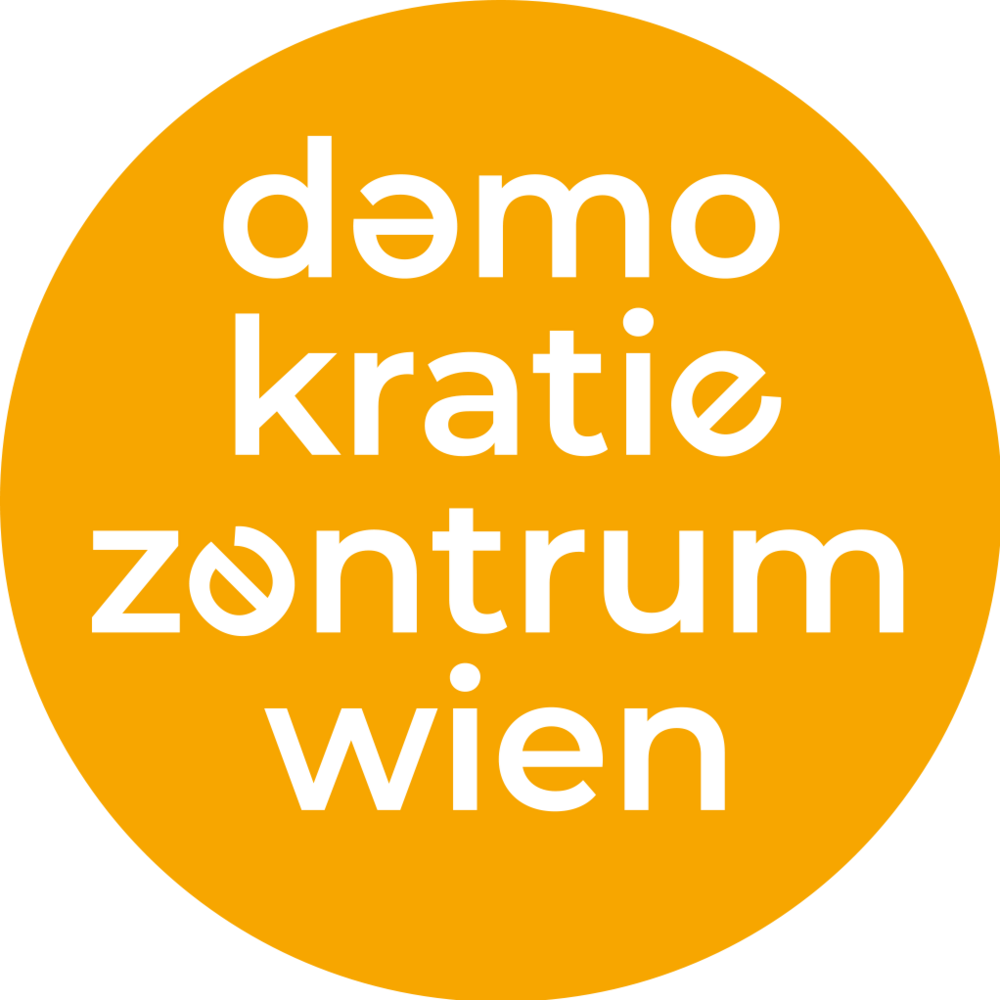 Das Logo zeigt einem orangenen Kreis in welchem demokratizentrum Wien geschrieben zeigt. ©Demokratiezentrum Wien
