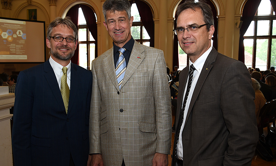 Venturepreneurship: IV-Geschäftsführer Krautzer, TU-Rektor Kainz und Vizerektor Riedler (v.l.). Foto: Uni Graz/Schweiger 