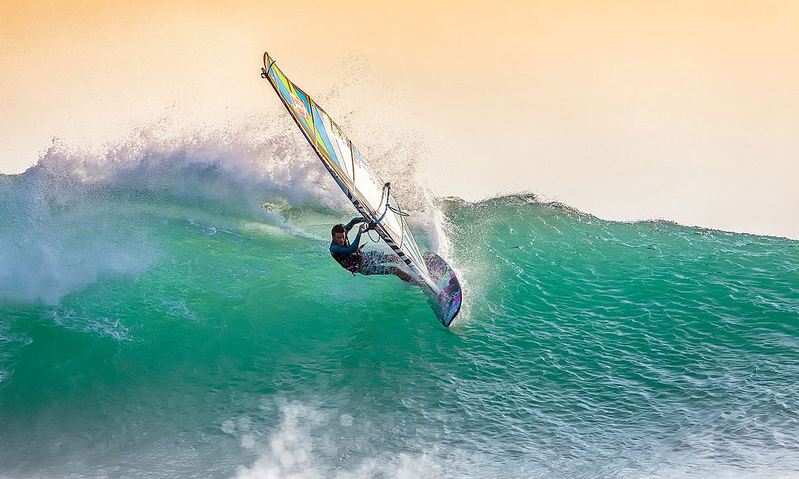 Auch Windsurfen kann im Sommersemester als USI-Kurs gebucht werden. Foto: Pixabay.com