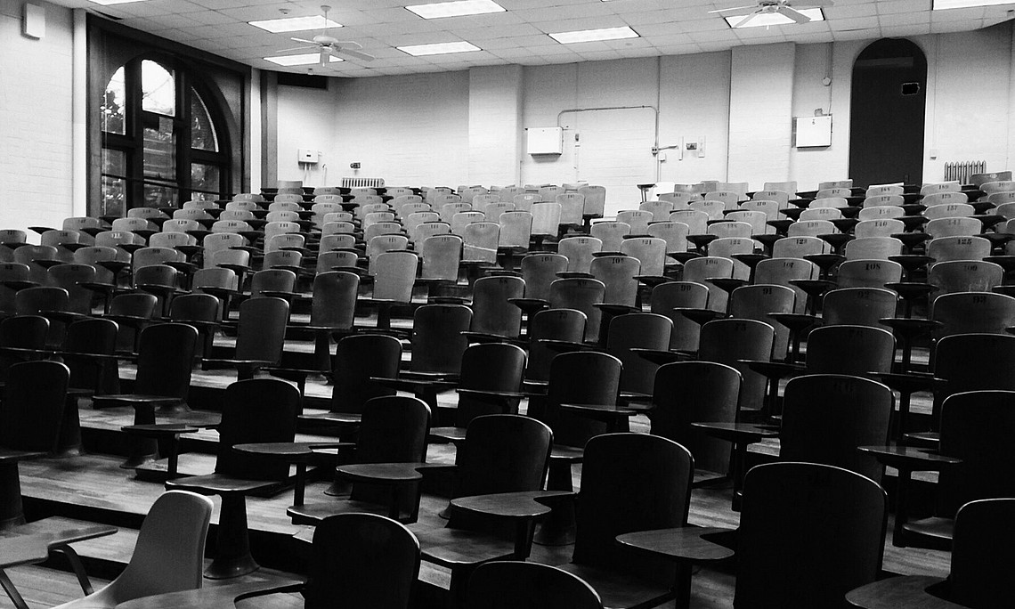 Hörsaal leer