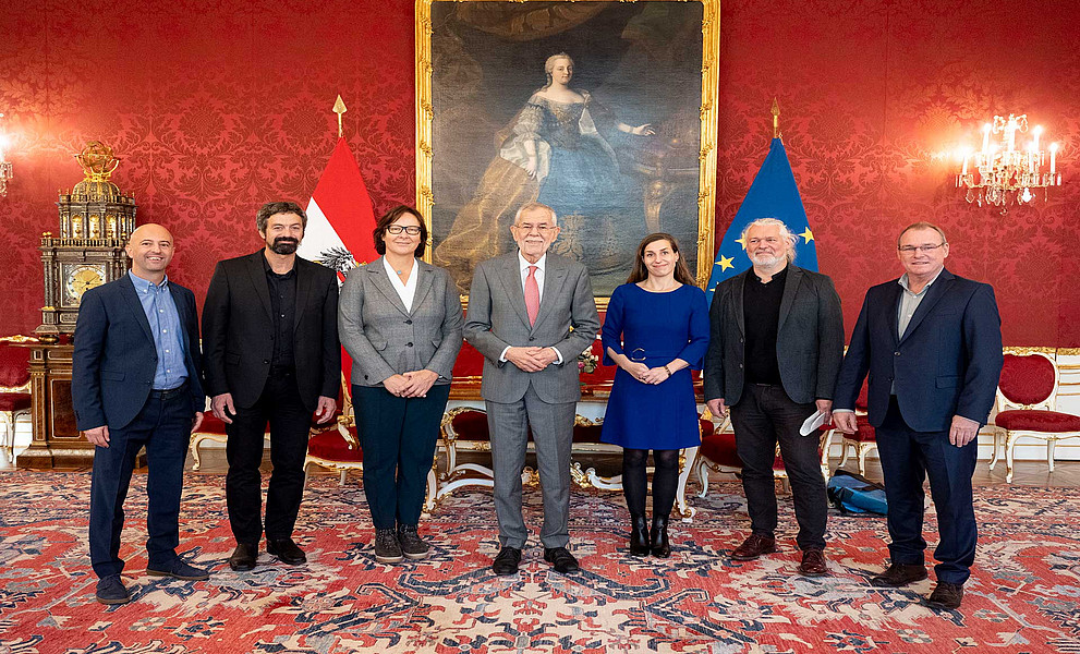 Johannes Rüdisser, Ökologe an der Universität Innsbruck; Yvona Asbäck, Koordinatorin des Netzwerks Biodiversität Österreich und des Österreichischen Biodiversitätsrates; Franz Essl, Ökologe an der Universität Wien; Bundespräsident Alexander Van der Bellen; Alice Vadrot, Politikwissenschafterin an der Universität Wien; Andreas Tribsch, Botaniker an der Universität Salzburg; Christian Sturmbauer, Biologe an der Universität Graz 