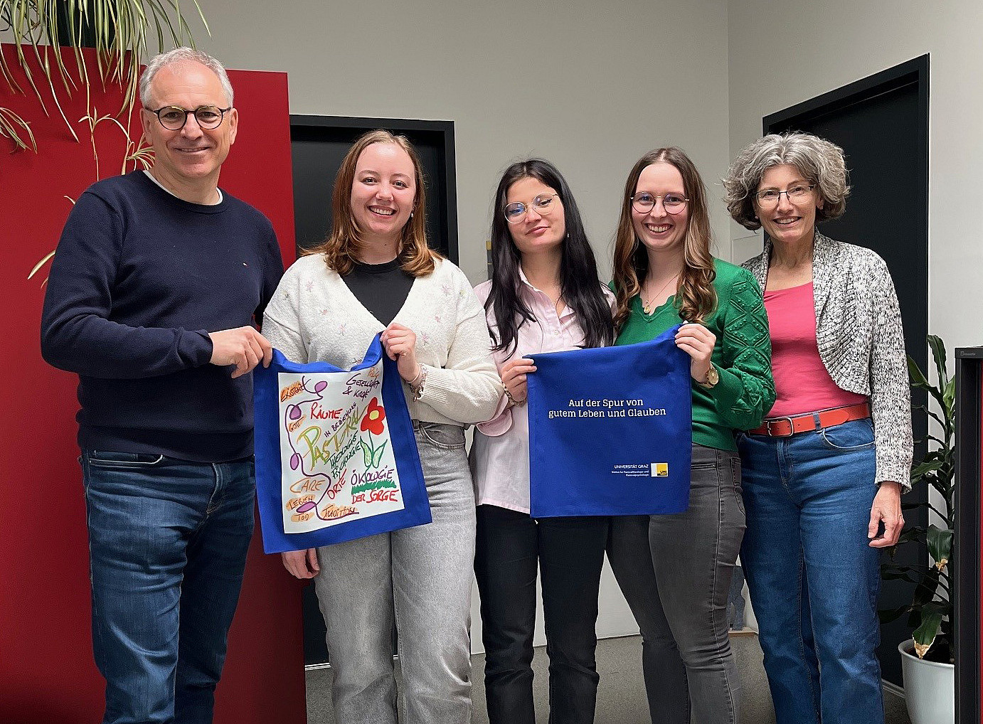 Gratulation Bachelorabschluss ©Bernd Hillebrand