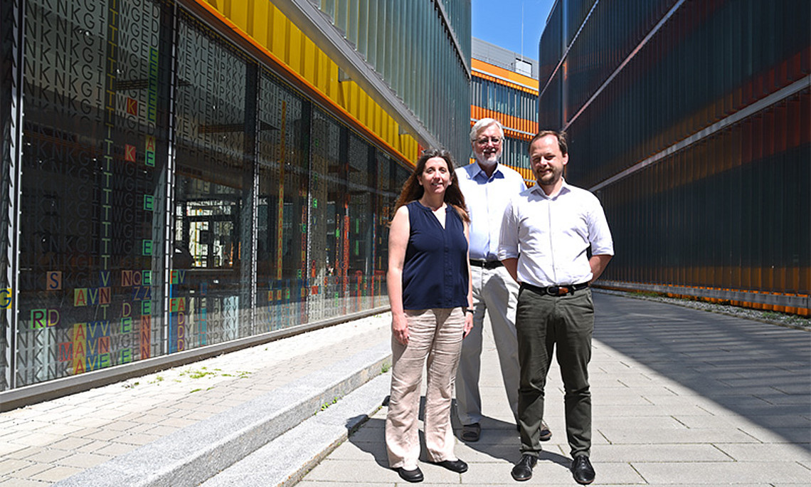 Monika Oberer, Rudolf Zechner und Peter Hofer (v.l.) haben gemeinsam mit ForscherInnen der Harvard Medical School herausgefunden, dass das Enzym ATGL Fett nicht nur spalten, sondern auch wieder verbinden kann. Foto: Uni Graz/Leljak. 