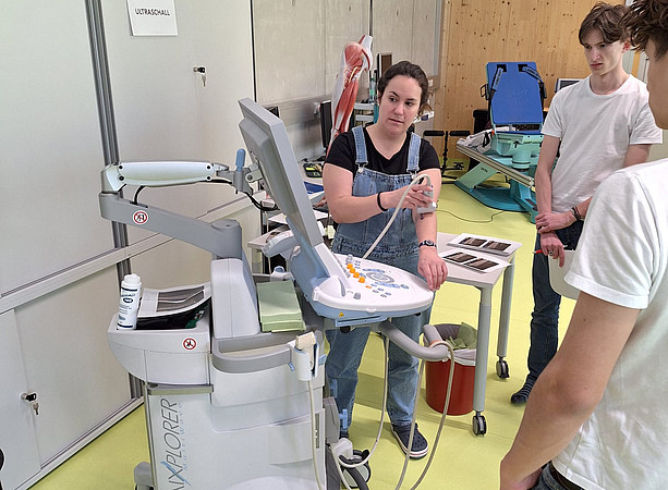 Ultraschallgerät im Biomechaniklabor ©Andreas Konrad