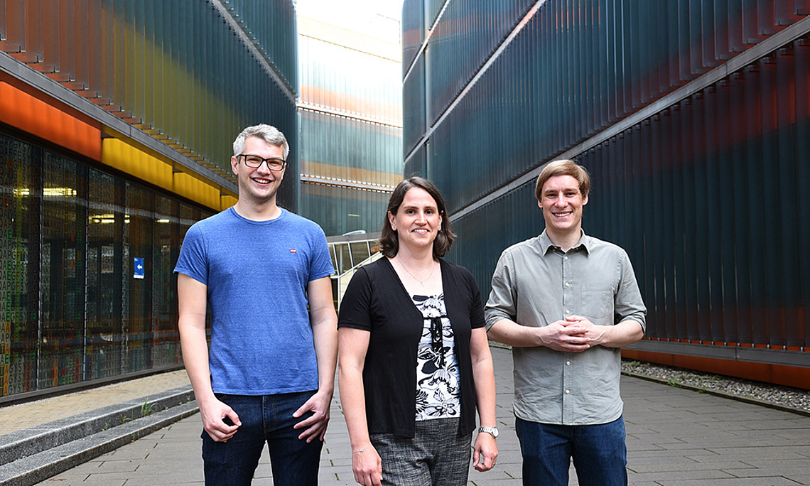 Theo Sagmeister, Tea Pavkov-Keller und Christoph Buhlheller (v. l.) haben bisher unbekannte Proteinstrukturen entschlüsselt. Foto: Uni Graz/Schweiger 