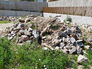 Steinhaufen mit Sand ©Elisabeth Huber