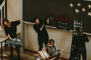 - © Marie Dücker