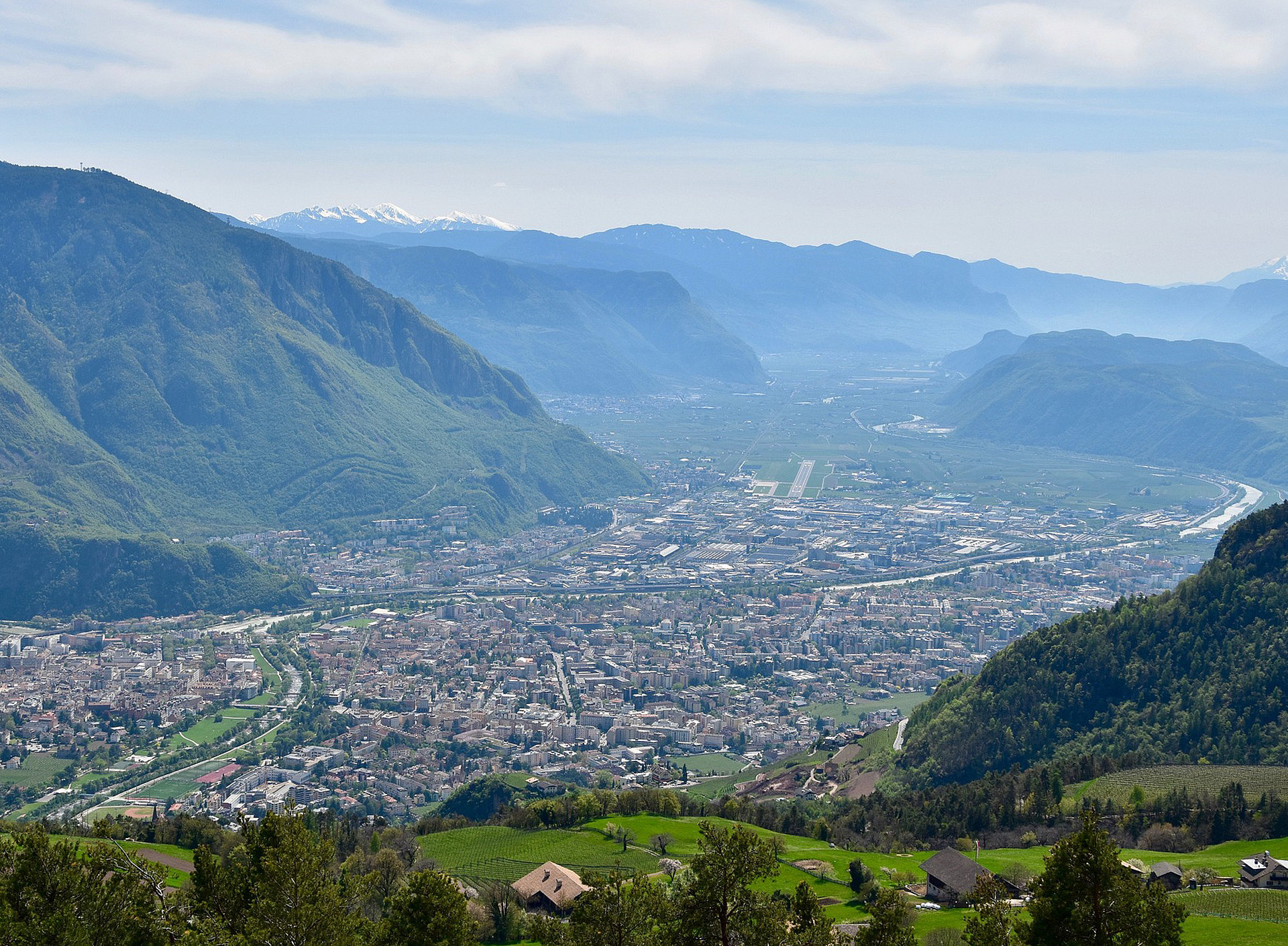 Panoramafoto von der Stadt Bozen ©Pixabay