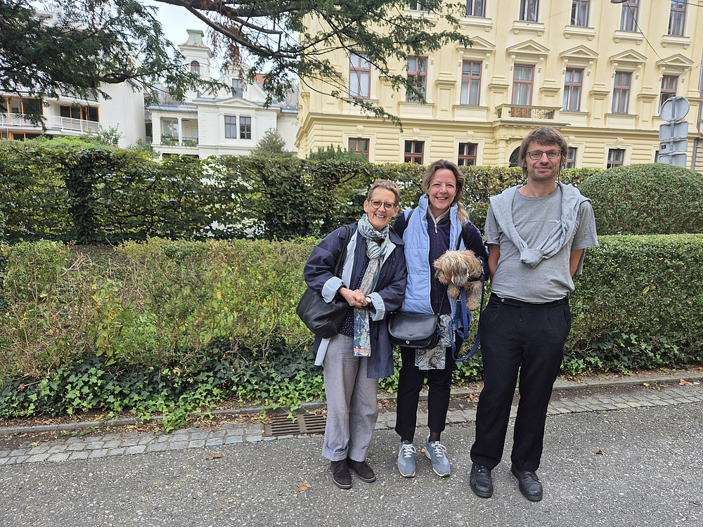 2 Frauen, 1 Mann und ein Hund ©Elisabeth Holler