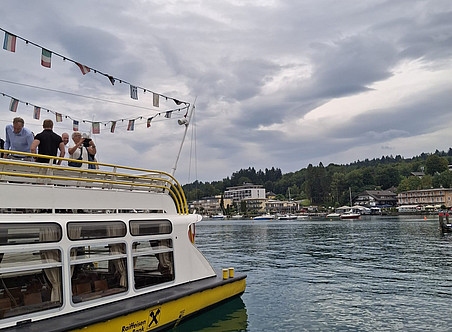 Hier ist ein Schiff auf dem Wörthersee zu sehen. ©Universität Graz/Andrea Kogler