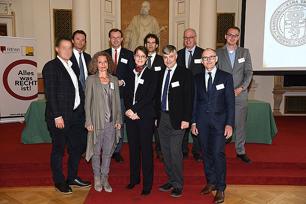 Umweltrechtsforum 2019 (v.l.): Stefan Haberler, Johannes Zollner, Tina Ehrke-Rabel, Gottfried Kirchengast, Karen Pittel, Florens Flues, Karl Steininger, Richard Sturn, Gerhard Schnedl, Robin Damberger. Foto: Uni Graz/Pichler {f:if(condition: '', then: '©')}