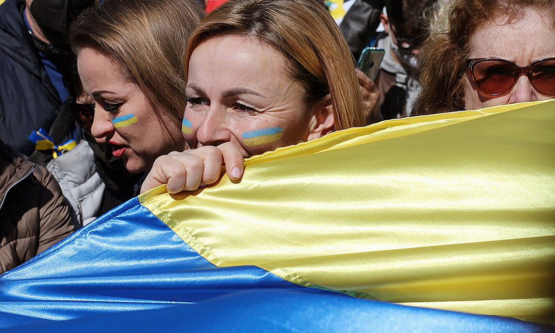 Damit geflüchtete Ukrainerinnen am Arbeitsmarkt gut Fuß fassen, sind unter anderem eine angemessene Bezahlung und eine langfristige Perspektive notwendig. Foto: pexels
