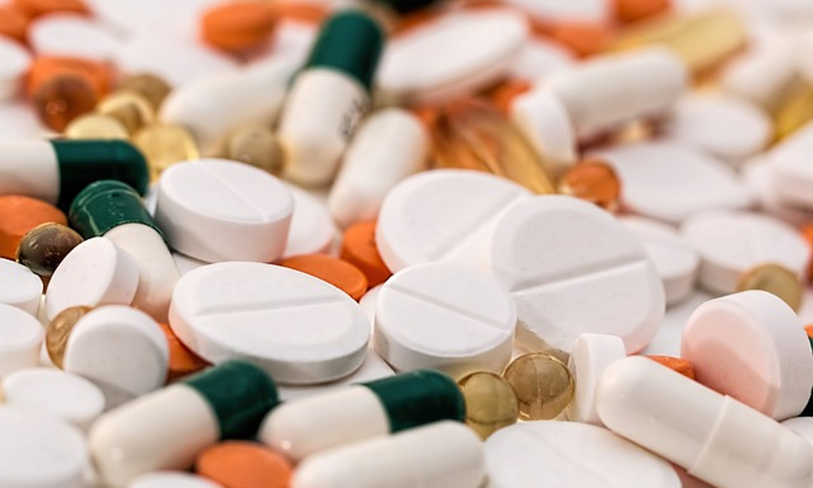 Das Verfahren der kontinuierlichen Synthese macht die Herstellung pharmazeutischer Wirkstoffe kostengünstiger, umweltfreundlicher und weniger ortsgebunden. Foto: pixabay