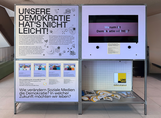 Ausstellung in der AHS Reininghaus ©Uni Graz/Plattner