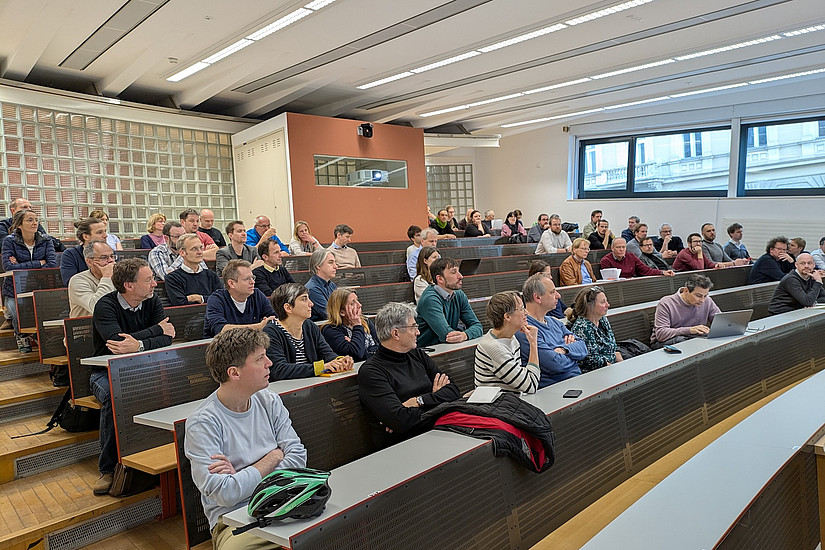 Hörsaal mit Menschen