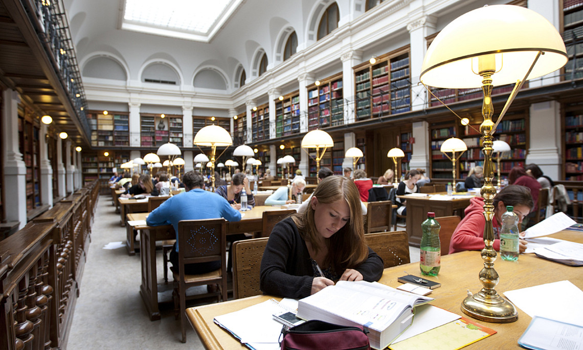 Die Auseinandersetzung mit Lernen, Bildung und Wissen führt WissenschafterInnen verschiedenster Disziplinen an der Uni Graz zusammen. Foto: Uni Graz/Lunghammer