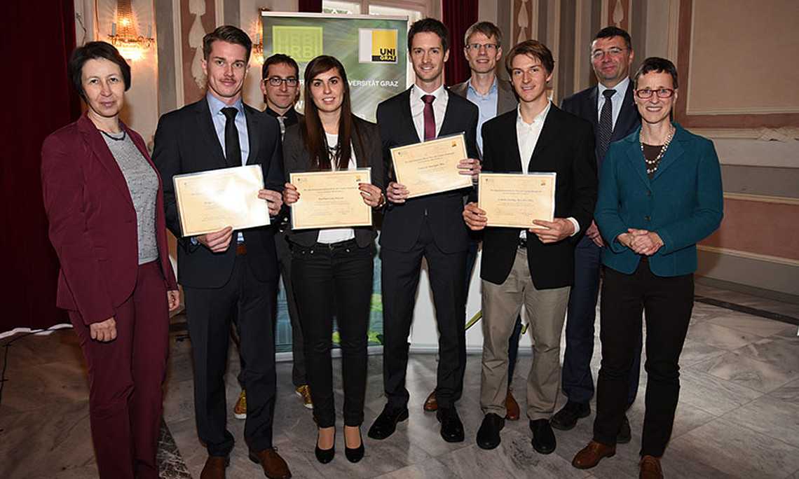 Barbara Gasteiger-Klicpera, Othmar Moser,Christian Lackinger, Katharina Mayer, Patrick Heitzer, Institutsleiter Markus Tilp, Simon Jaritz, Landesrat Jörg Leichtfried und Sportwissenschafterin Sylvia Titze (v.l.n.r.).Foto: Uni Graz/Kastrun