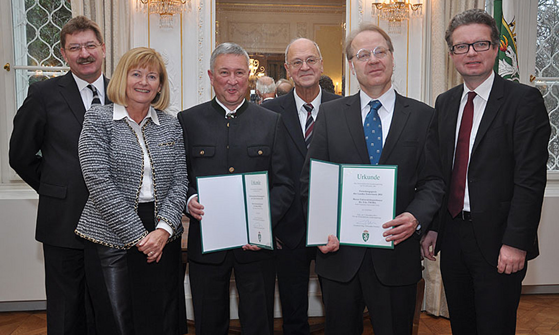 V.l.: Vizerektor Peter Scherrer, Rektorin Christa Neuper, Martin Moll, Laudator Karl Acham, Udo Thiel, Landesrat Christopher Drexler. Foto: Uni Graz/Pichler