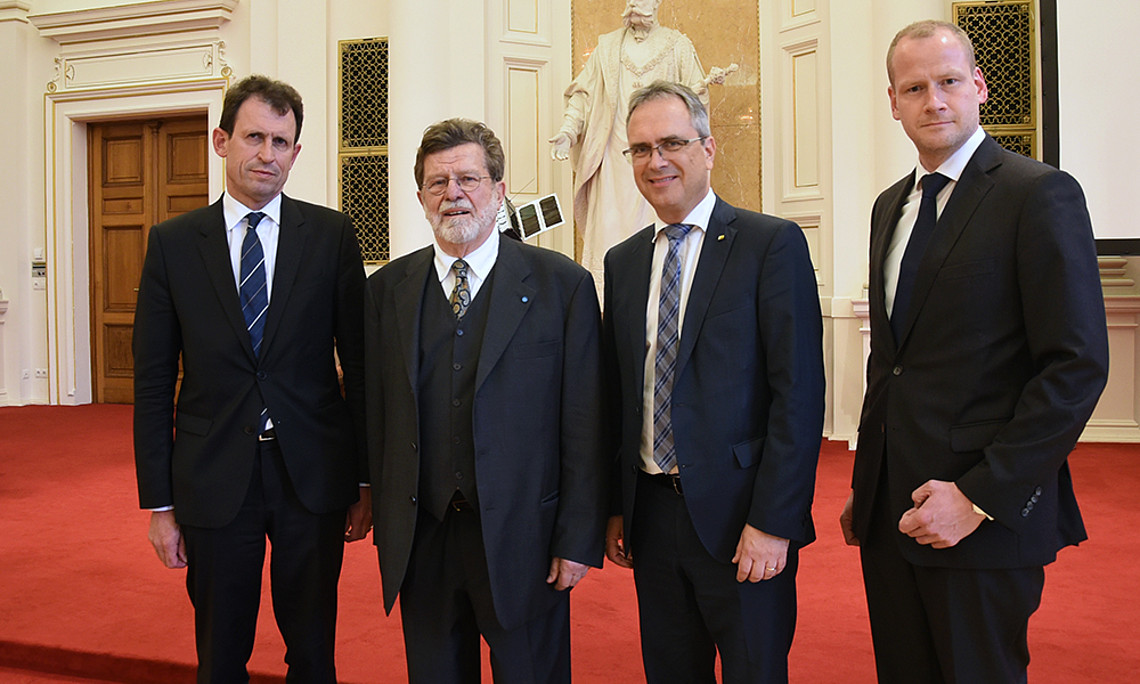 Verfassungsgerichtshofpräsident Christoph Grabenwarter, Christian Brünner, Rektor Peter Riedler und Dekan Christoph Bezemek (v. l.) 