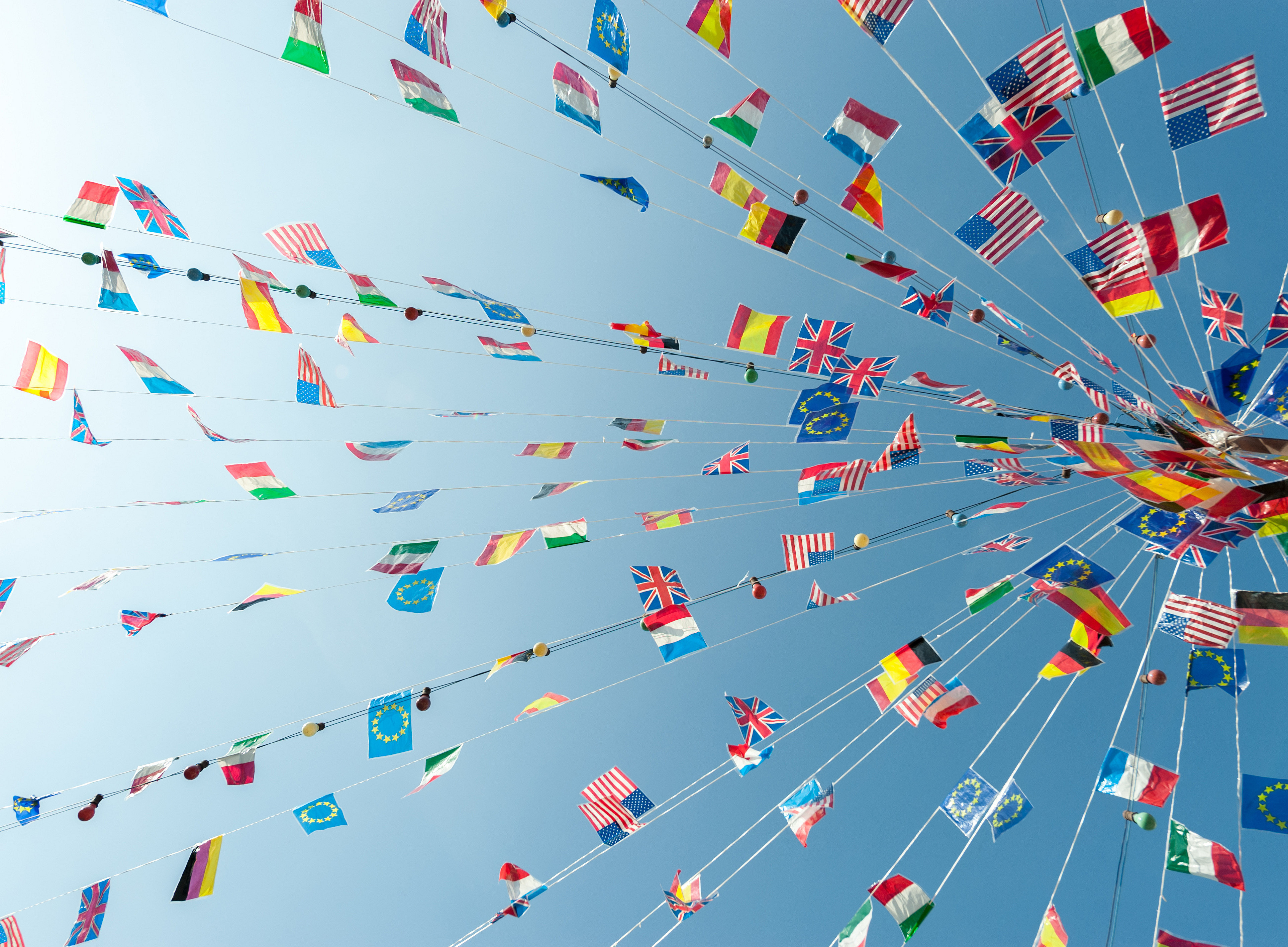 unterschiedliche Flaggen ©This image is property of Franck Boston