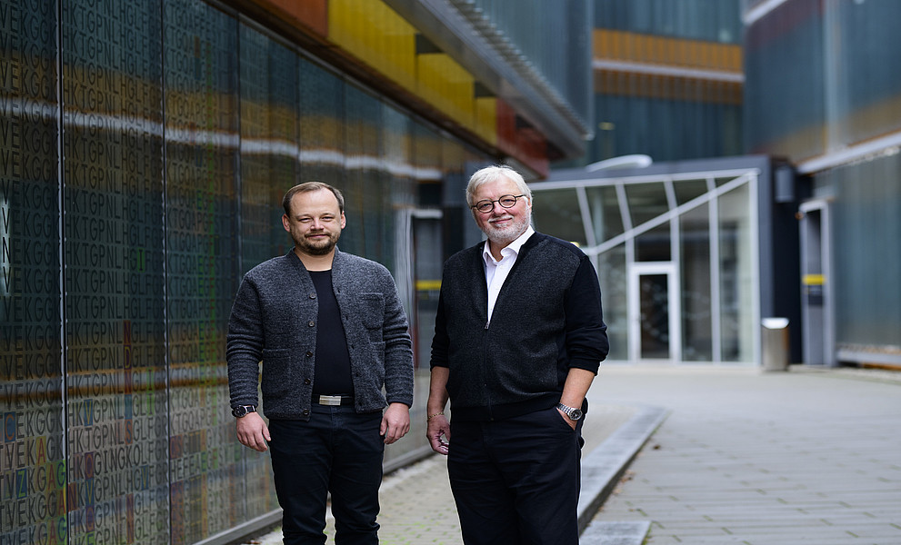 Peter Hofer und Rudolf Zechner vor dem ZMB Graz
