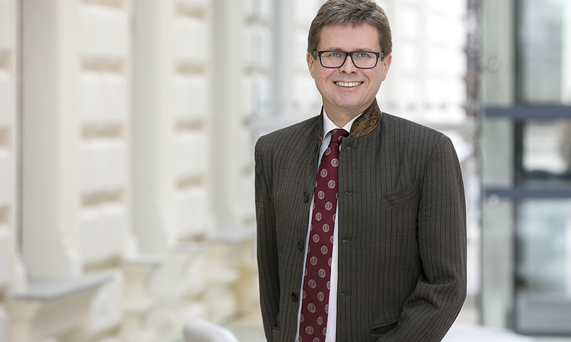 Rektor Martin Polaschek will die Universität Graz mit höchster Qualität in Forschung und Lehre in die Zukunft führen. Foto: Uni Graz/Eisenberger