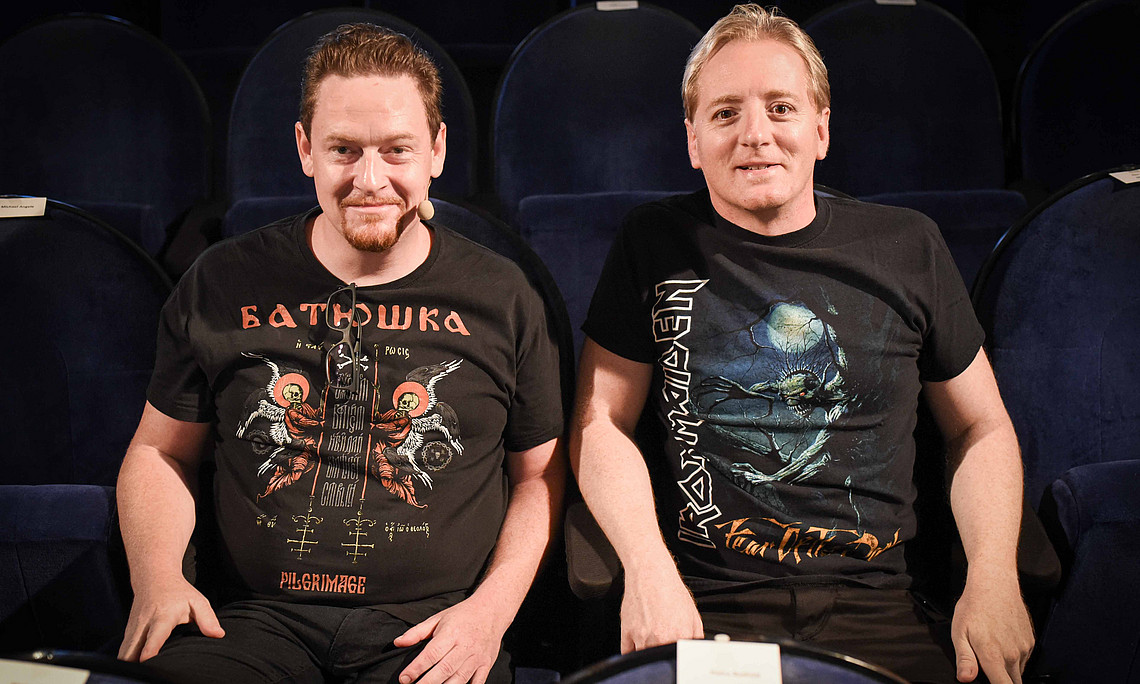 Peter Pichler (links) war diesmal zu Gast bei Fritz Treiber im Science & Cinema. Gesprächsstoff hatten die beiden Metal-Fans ausreichend, sie brachten mit Charme und Witz dem Publikum die Geschichte der Schwermetall-Musik näher. Foto: Uni Graz/Tzivanopoulos