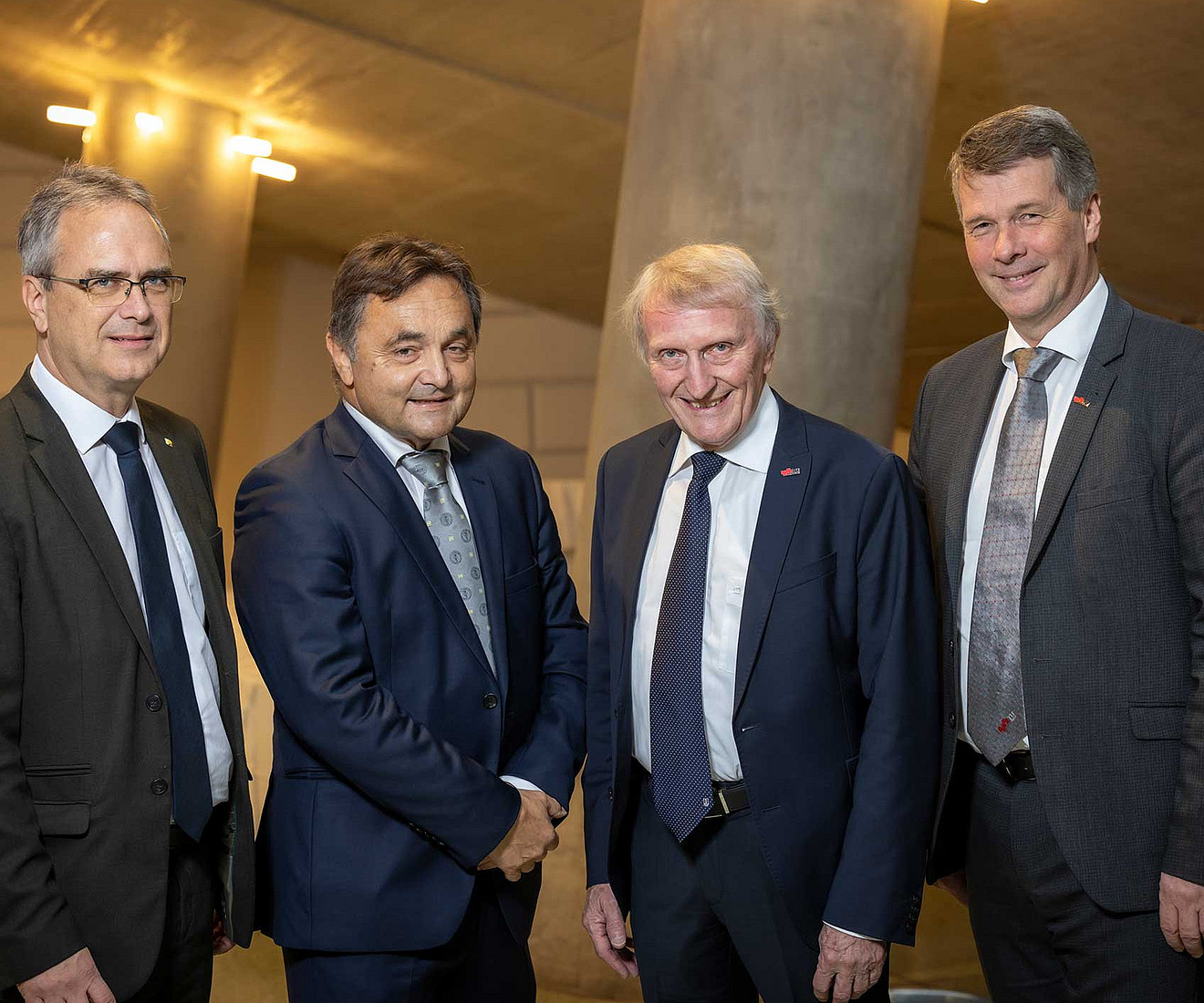 Die beiden NAWI-Graz-Initiatoren und Gründungsrektoren Alfred Gutschelhofer (2.v.l.) und Hans Sünkel (3.v.l.) mit den aktuellen Rektoren Peter Riedler (l.) sowie Horst Bischof. Foto: NAWI Graz - Lunghammer