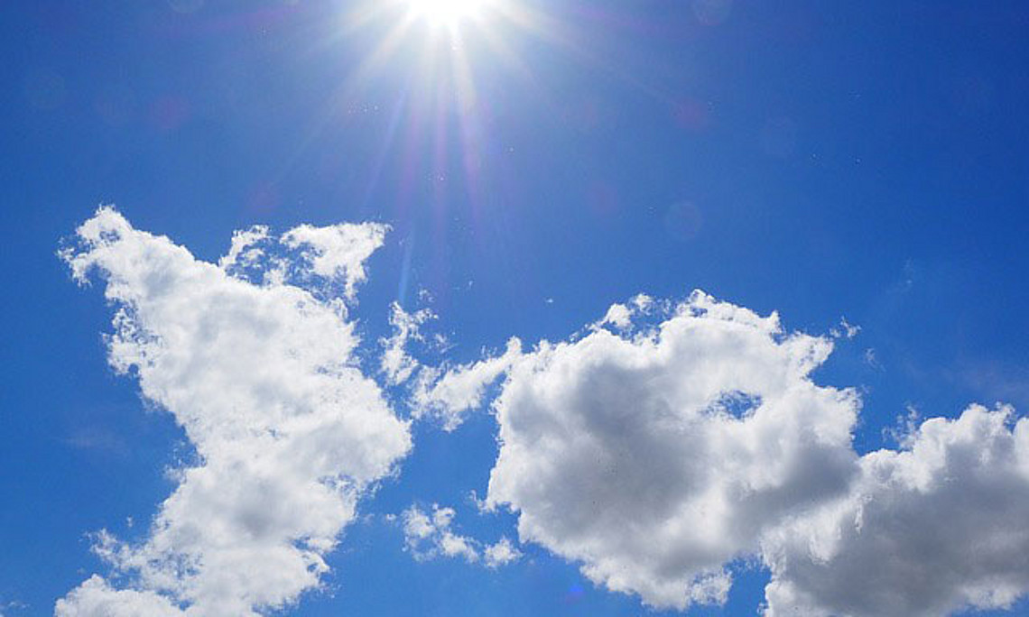 Eine Hitzeperiode hat häufig ihre Ursache in einer Blocking-Wetterlage. Dabei hängt ein Hochdruckgebiet in der Atmosphäre fest. Foto: pixabay