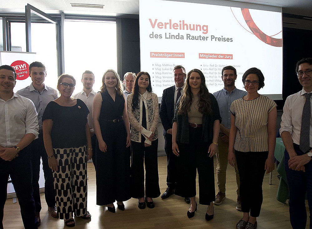 Preisträger*innen mit den Mitgliedern der Jury ©Uni Graz/Korb
