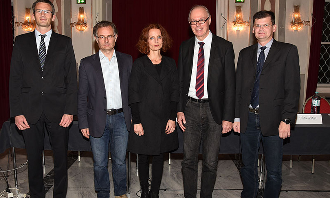 Johannes Berger (ecoAustria, Institut für Wirtschaftsforschung), Markus Marterbauer (Wirtschaftsforschung Arbeiterkammer), Tina Ehrke-Rabel (Institut für Finanzrecht), Richard Sturn (Leiter des Graz Schumpeter Centre) und Bernhard Koller (AK Steiermark)
