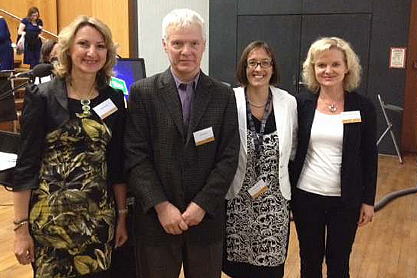 GEWI-Vizestudiendekanin Margit Reitbauer, Plenarsprecher Zoltan Dörnyei, Sarah Mercer, Organisatorin der Konferenz, und Sabine Schmölzer-Eibinger, Leiterin des Fachdidaktikzentrums der Geisteswissenschaftlichen Fakultät (v.l.).