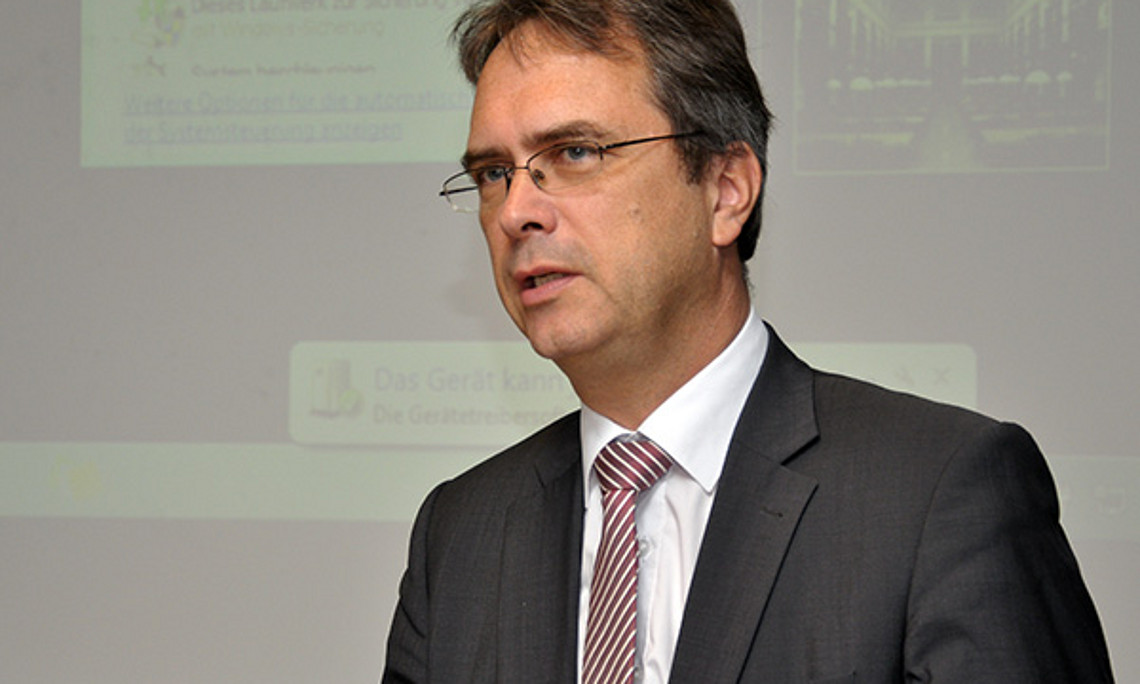 Vizerektor Peter Riedler strich hervor, wie wichtig es ist, die Auswirkungen der Staatsschulden wissenschaftlich zu untersuchen. Fotos: Uni Graz / Eklaude