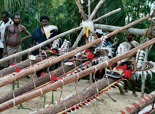 People in Papua New Guinea ©Ludovic Coupaye