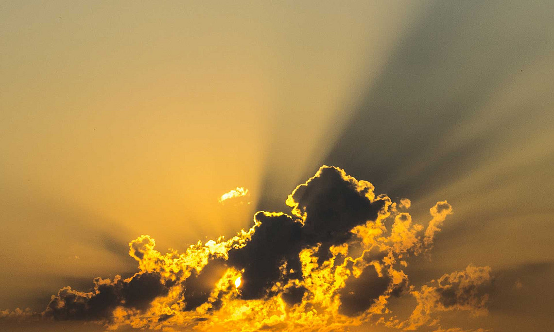 Sonnenuntergang mit Wolken