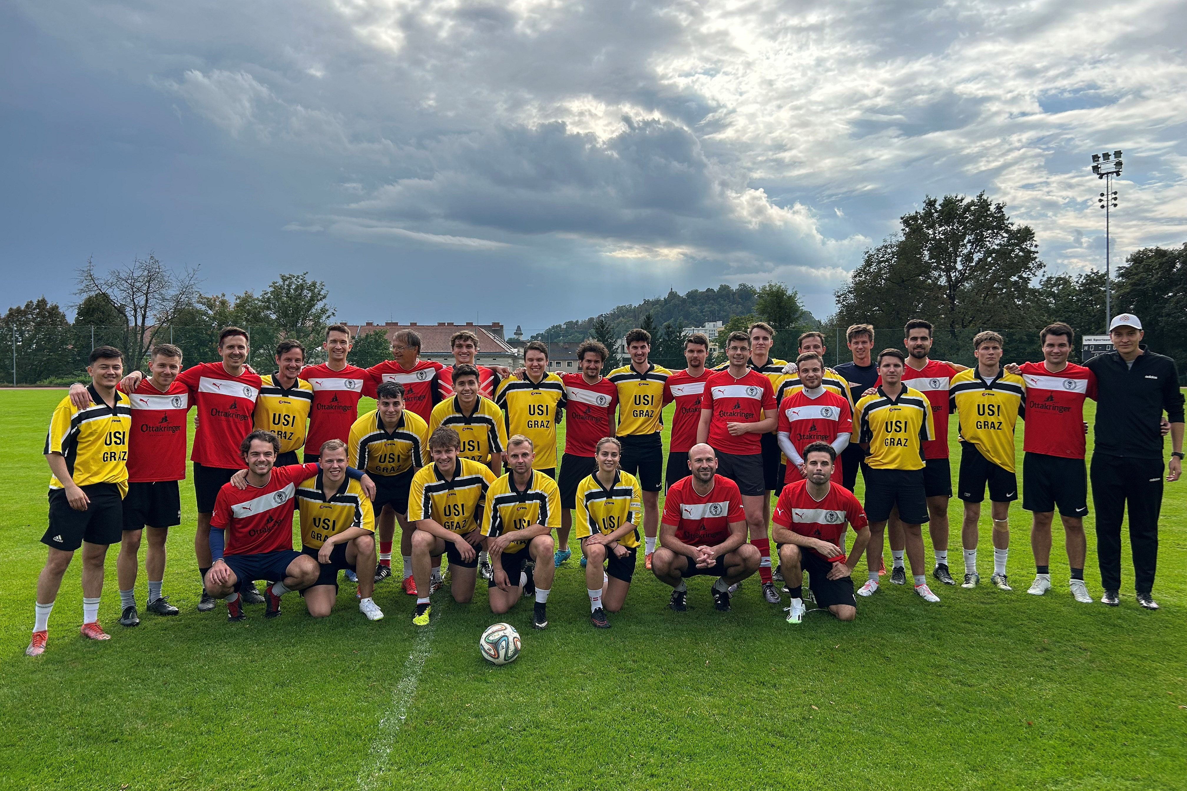 Die Teams der Lehrenden und der Studierenden, (c) Uni Graz. 