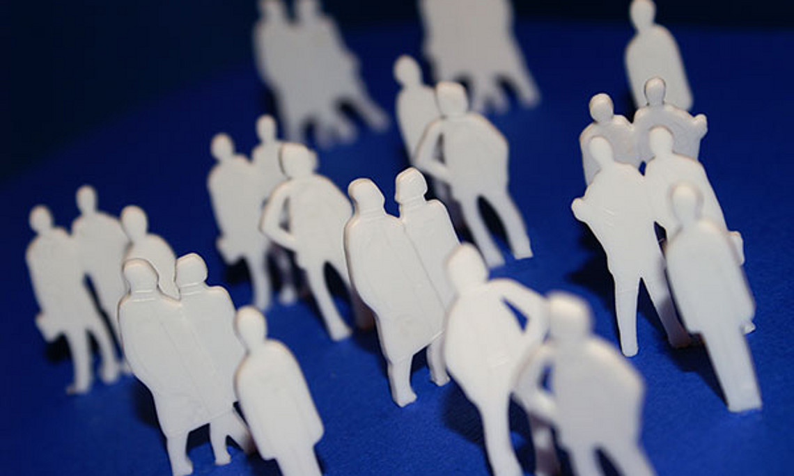 Über VermittlerInnen wie MitarbeiterInnen mit Migrationshintergrund kann es multinationalen Unternehmen gelingen, Werte und Strategien des Mutterkonzerns auch in die Tochterfirmen zu transferieren. Foto: S. Hofschlaeger/pixelio.de