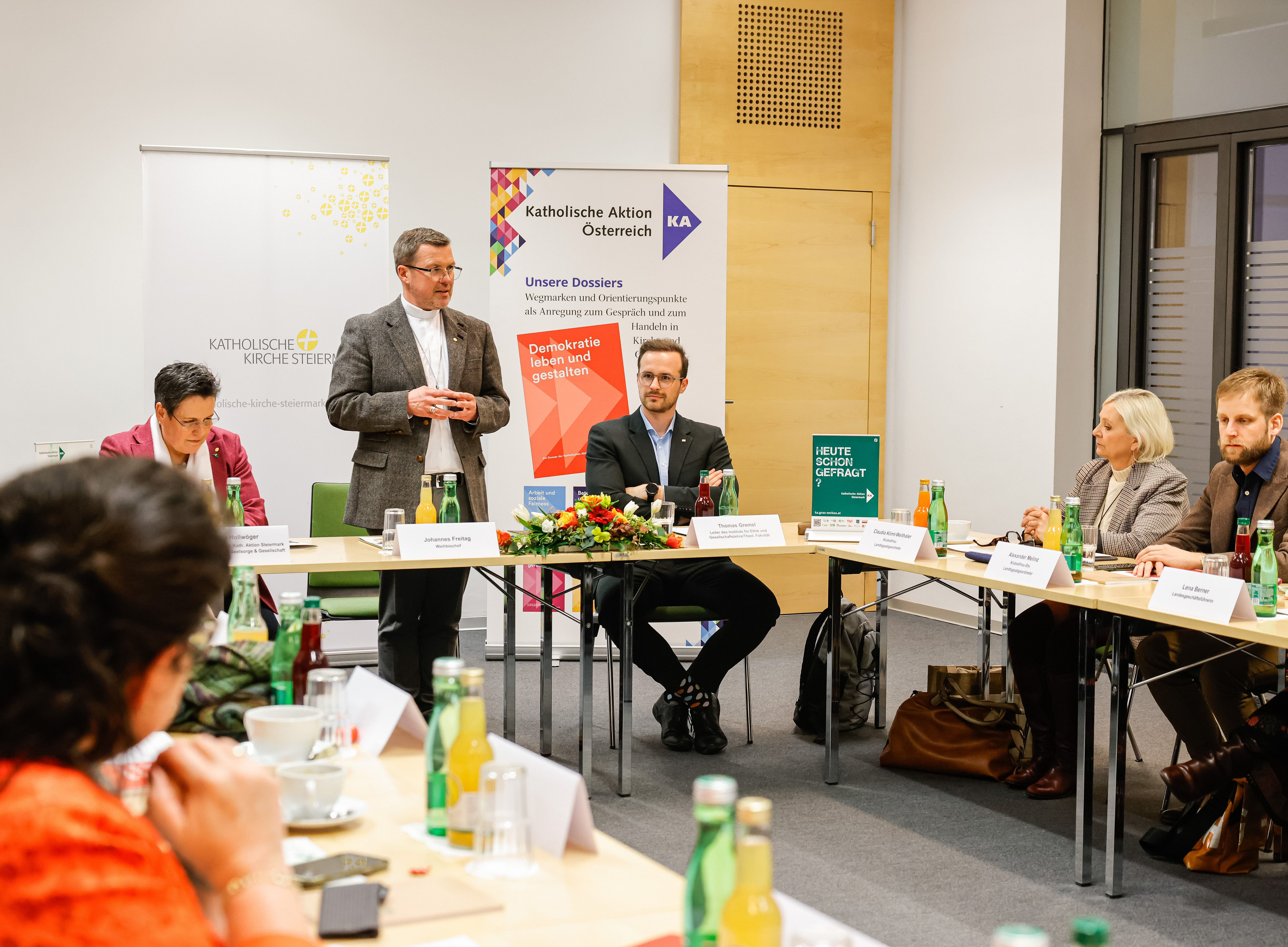 Gremsl, Freitag, Menschen im Raum ©Sonntagsblatt/Gerd Neuhold