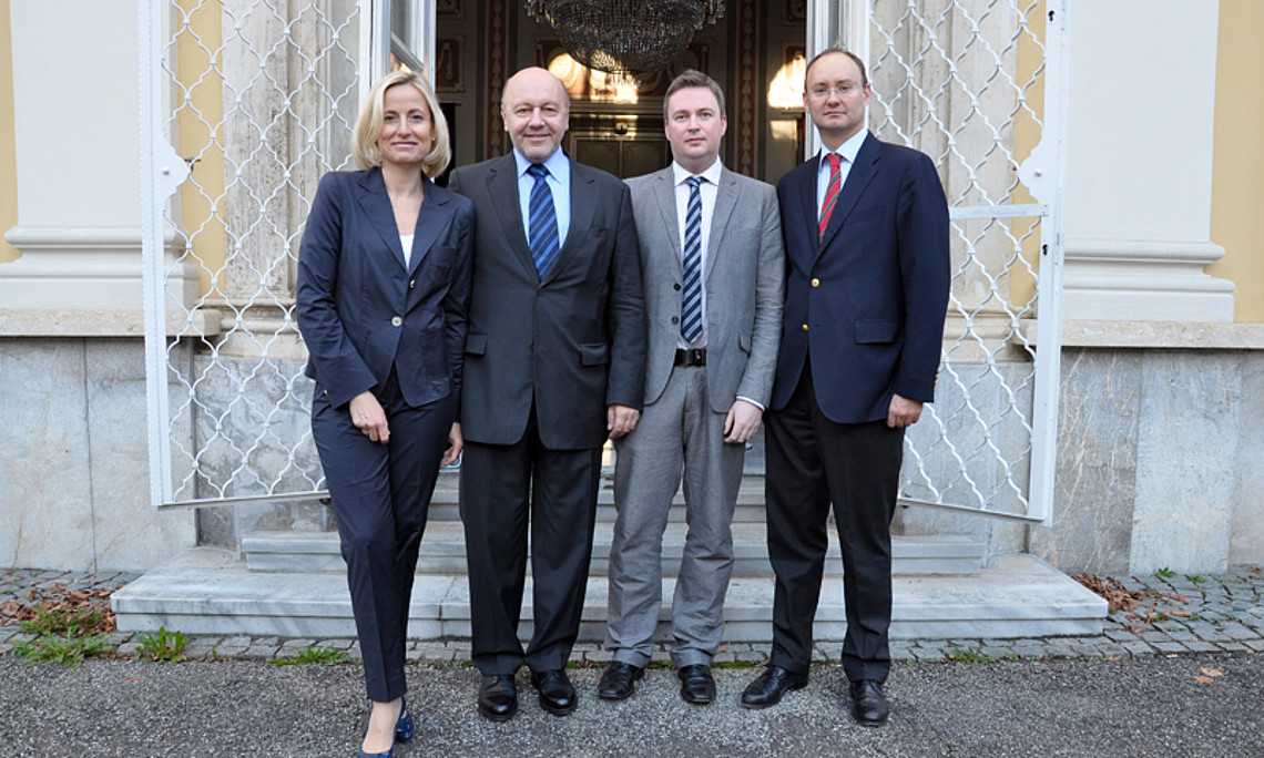 Bettina Nunner-Krautgasser, Institutsleiterin und Organisatorin der Veranstaltungsreihe, Referent Christoph G. Paulus, Co-Organistor Thomas Garber und Referent Martin Gärtner, ScherbaumSeebacher Rechtsanwälte (v.l.). Nicht im Bild: Referent Clemens Jauf