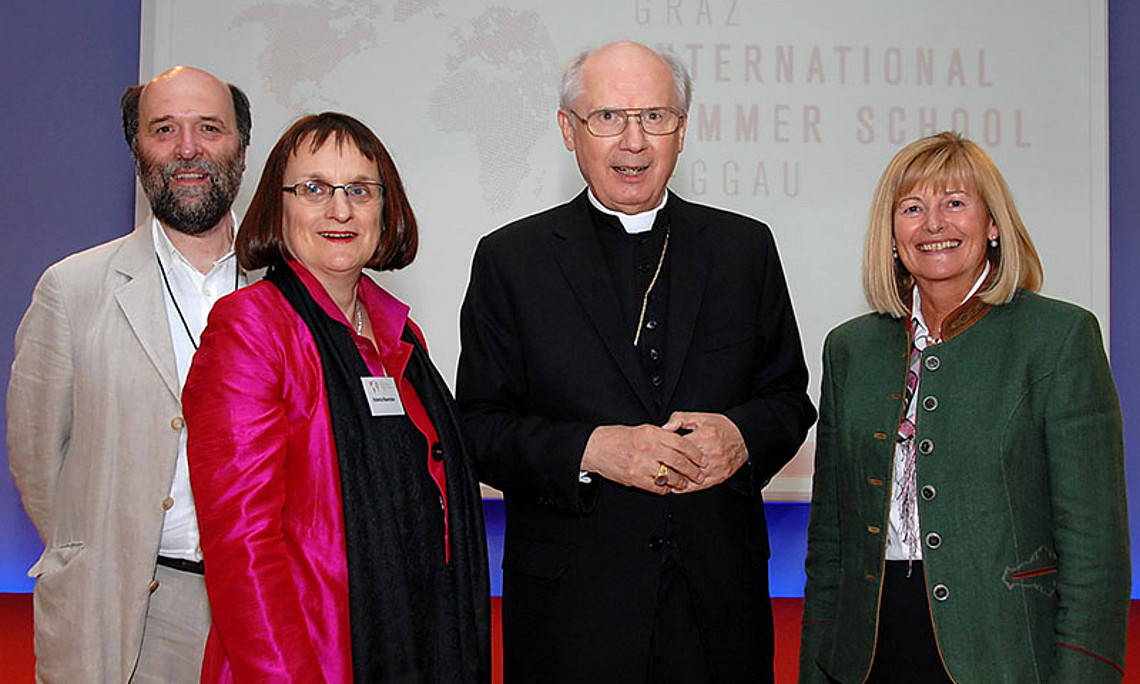 Michael Kuhn von der Österreichischen Bischofskonferenz, Roberta Maierhofer, Leiterin der Summer School, Diözesanbischof Egon Kapellari und Rektorin Christa Neuper (v.l.) Fotos: cp-pictures