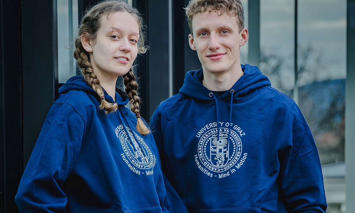 Hoody und T-Shirt der Gewi-Fakultät